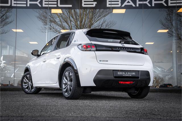 Peugeot e-208 EV Allure 50 kWh ** Camera ** Stoelverwarming ** Rijbereik tot 340km (WLTP)