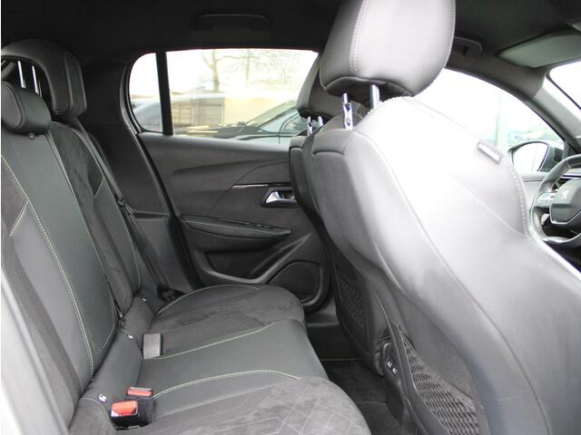Peugeot e-208 EV GT Pack 50 kWh | Navi / Camera / Climate