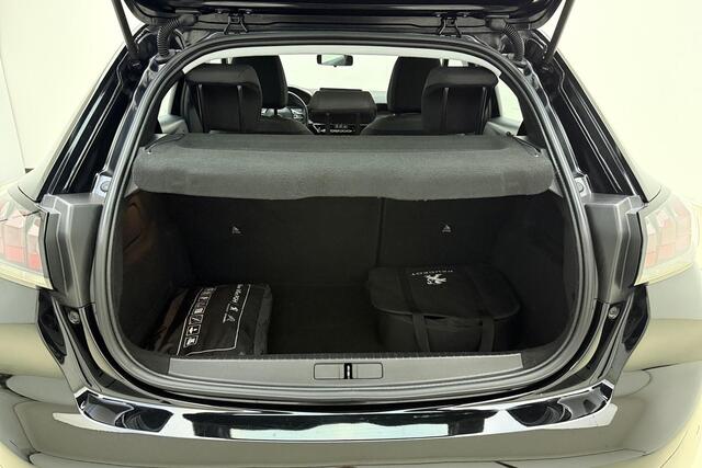 Peugeot e-208 EV Active 50 kWh | Stoelverwarming | Camera | Apple Carplay/Android Auto | Parkeersensoren achter | Climate Control