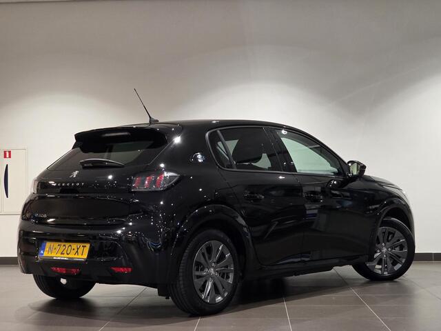 Peugeot e-208 Allure Pack EV 3-FASEN 50kWh 136pk | 3D i-COCKPIT® | NAVI | CAMERA | APPLE CARPLAY / ANDROID AUTO | CLIMA | PARKEERHULP | LM-VELGEN |