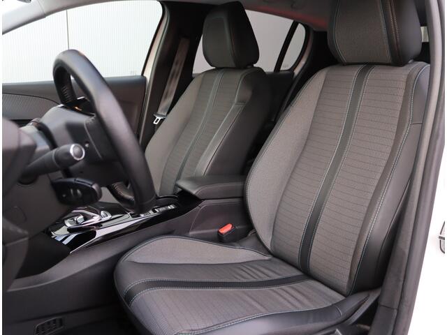 Peugeot e-208 EV Allure Première 50 kWh | Camera | Stoelverwarming | Keyless