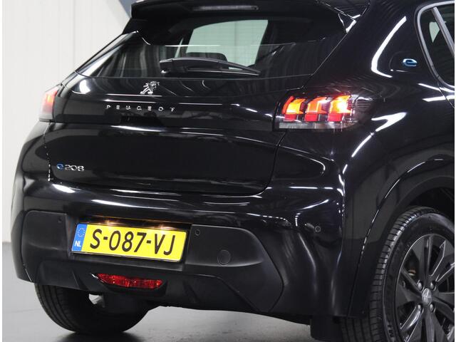 Peugeot e-208 Active Pack 50kWh 136PK | 1ste eigenaar | ACCU 95% | 3 FASE | Navigatie | Parkeersensoren | AUTOMAAT | AppleCarPlay/Android | Armsteun | Parkeersensoren | Climate Control | Cruise Control | Isofix |