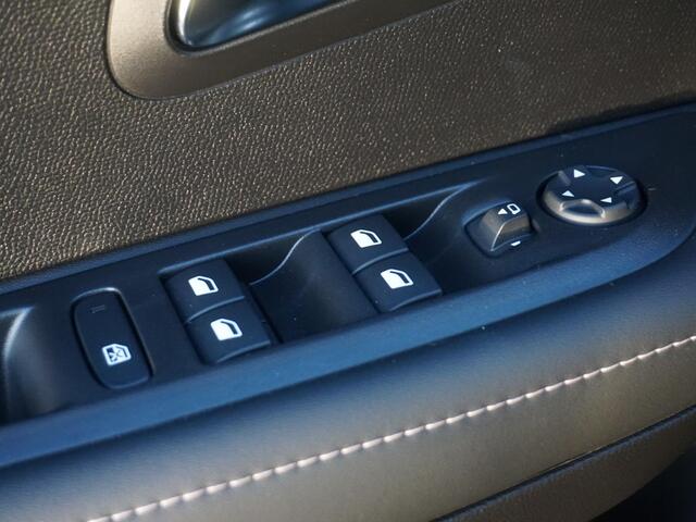 Peugeot e-208 EV Allure 51 kWh 360 Camera