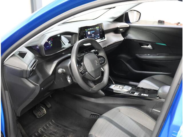 Peugeot e-208 Allure Pack 50kWh 136PK | 1ste eigenaar | LEER/Stof | AppleCarPlay/AndroidAuto | AUTOMAAT | 3 FASE | LED lampen | LMV | Navigatie | Camera | Climate Control | Cruise Control | Isofix | Privacy Glass |