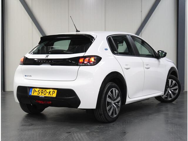 Peugeot e-208 EV Active 50 kWh 136PK | 1ste eigenaar | ACCURAPPORT % | AppleCarplay/Android Auto | Navigatie | AUTOMAAT | Isofix | Armsteun | Climate Control | Cruise Control | Keyless | DAB Radio |