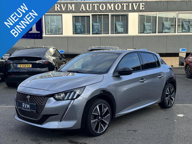 Peugeot e-208 EV GT Pack 50 kWh VAN ¤ 17.900,- VOOR ¤ 16.440,- UW LENTEVOORDEEL ¤ 1.460,-! | 3- FASE LADER | STOELVERWARMING | CAMERA | PANOROMA DAK | RIJKLAAR 12 MND BOVAG GARANTIE |