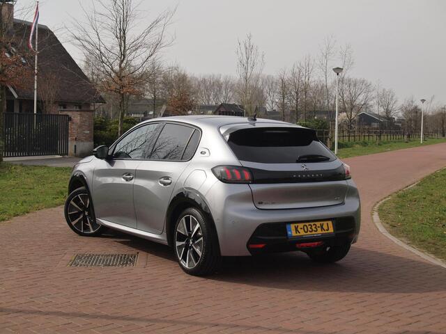 Peugeot e-208 EV GT 350 50 kWh | SOH 91% | Panoramadak | Camera | Apple Carplay | Cruise Control |