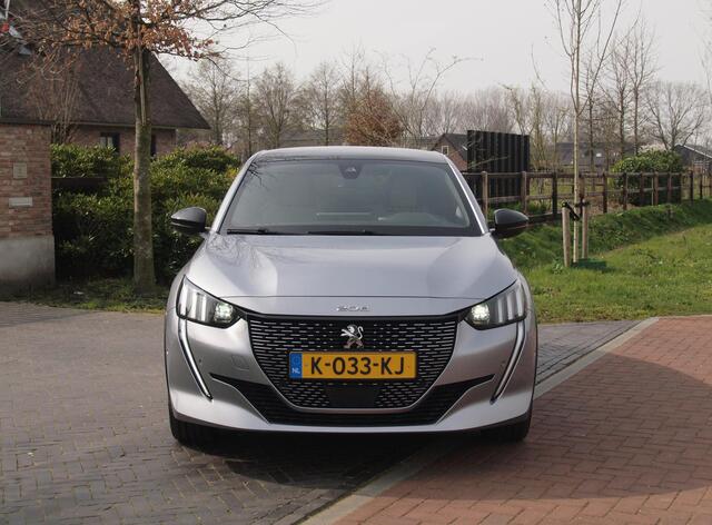 Peugeot e-208 EV GT 350 50 kWh | SOH 91% | Panoramadak | Camera | Apple Carplay | Cruise Control |
