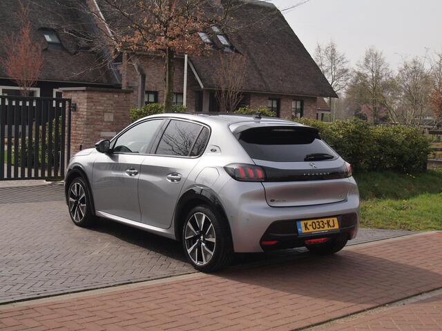 Peugeot e-208 EV GT 350 50 kWh | SOH 91% | Panoramadak | Camera | Apple Carplay | Cruise Control |