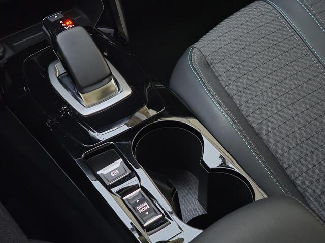 Peugeot e-208 Allure Pack EV 3-FASEN 50kWh 136pk | 3D i-COCKPIT® | NAVI | CAMERA | APPLE CARPLAY / ANDROID AUTO | CLIMA | PARKEERHULP | LM-VELGEN |