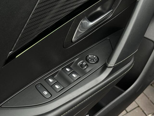 Peugeot e-208 EV GT Pack 50 kWh Panoramadak Stoelverw. Carplay Alcantara Keyless