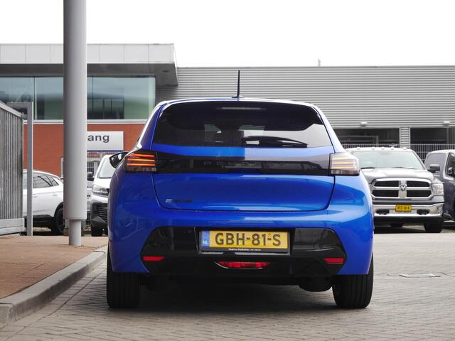 Peugeot e-208 EV E-Style 50 kWh | Stoelverwarming | Keyless entry en start | Parkeersensoren | Climate control | 16 inch lichtmetalen velgen | Regensensor