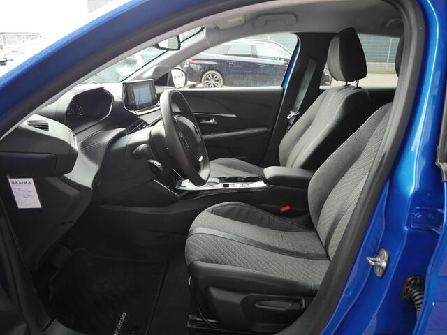 Peugeot e-208 EV E-Style 50 kWh | Stoelverwarming | Keyless entry en start | Parkeersensoren | Climate control | 16 inch lichtmetalen velgen | Regensensor