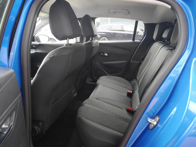 Peugeot e-208 EV E-Style 50 kWh | Stoelverwarming | Keyless entry en start | Parkeersensoren | Climate control | 16 inch lichtmetalen velgen | Regensensor