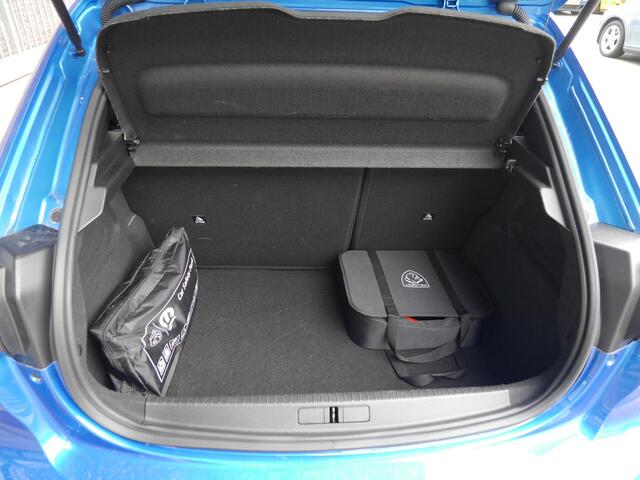 Peugeot e-208 EV E-Style 50 kWh | Stoelverwarming | Keyless entry en start | Parkeersensoren | Climate control | 16 inch lichtmetalen velgen | Regensensor