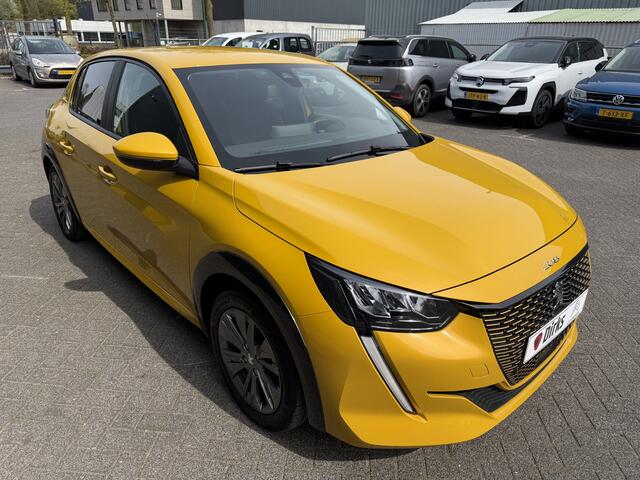 Peugeot e-208 Active Pack 50 kWh (Automatische Airco - LED - Navigatie - Apple Carplay - Keyless Start - Lichtmetalen Velgen)