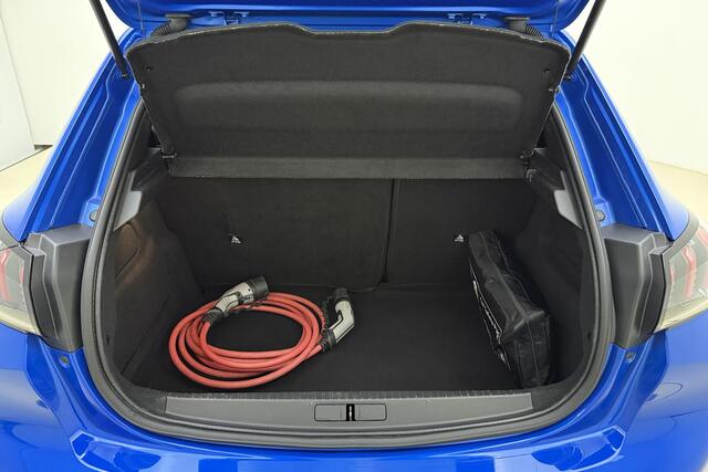 Peugeot e-208 EV GT Pack 50 kWh 3-Fase | Panorama Dak | Alcantara | Stoelverwarming | Adaptieve Cruise Control | Keyless Entry & Start