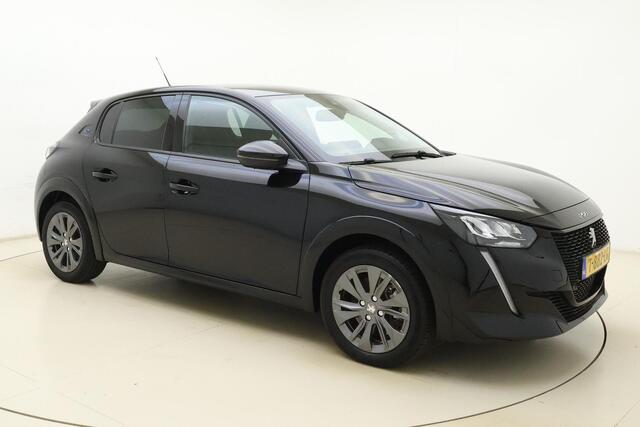 Peugeot e-208 EV Allure 50 kWh | Stoelverwarming | Cruise control | Airco | Navigatie | Parkeersensoren | Laadkabel inbegrepen | Centrale deurvergrendeling | forward collision warning-systeem