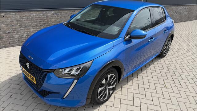 Peugeot e-208 EV Allure 50 kWh SOH 91% / Camera / Navigatie / DAB