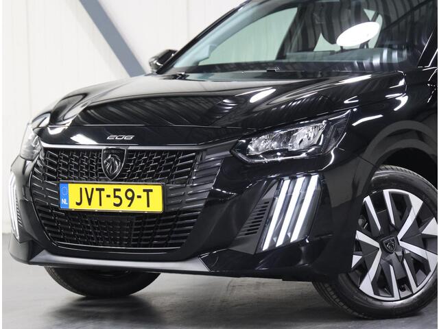 Peugeot e-208 EV Style Avantage 51 kWh 156PK | 1ste eigenaar | AppleCarplay/AndroidAuto | Parkeersensoren | LED | Lederen Stuurwiel | Airco | Cruise Control | Isofix |