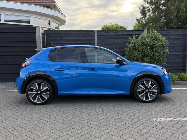 Peugeot e-208 GT 350 50 kWh 136PK Automaat Navigatie, Achteruitrijcamera, Keyless, Stoelverwarming, Trekhaak Afneembaar, Apple Carplay, Android Auto