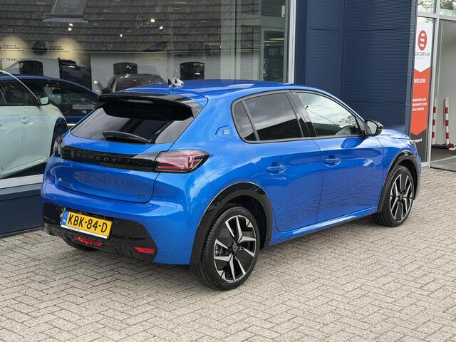 Peugeot e-208 EV GT Avantage 51 kWh 156 PK | Nieuwe Auto | Tot 8 jaar Garantie | Alcantara Stoelen met Verwarming en Massage | Navigatie | Adaptieve Cruise Control | 360 Graden Camera | Full LED Verlichting | 400 Km WLTP Range | 17" Lichtmetalen Velgen | Parkeersensore