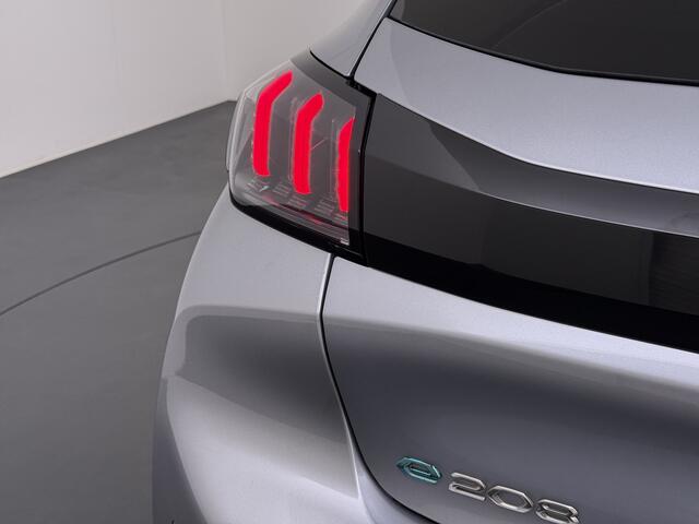 Peugeot e-208 EV GT 350 50 kWh SOH 89% Adap.Cruise 3D-Navi Stoelverwarming 360°Camera Apple Carplay Android Auto Ecc Pdc Privacy Glas Led Isofix DAB Lane Assist Keyless DAB+ 1e Eigenaar Dealeronderhouden Origineel Nederlandse Auto