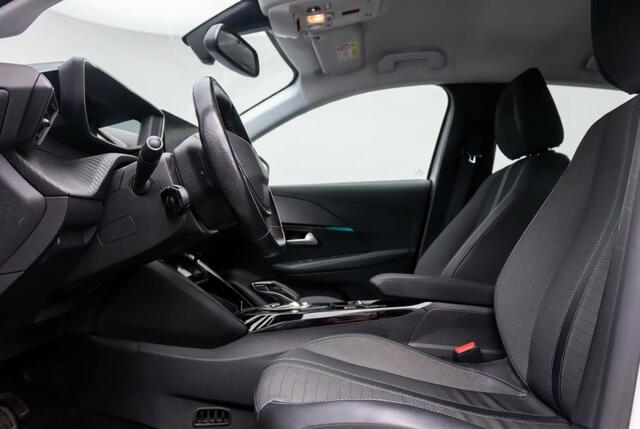Peugeot e-208 Allure 50 kWh Camera l Navi l Keyless