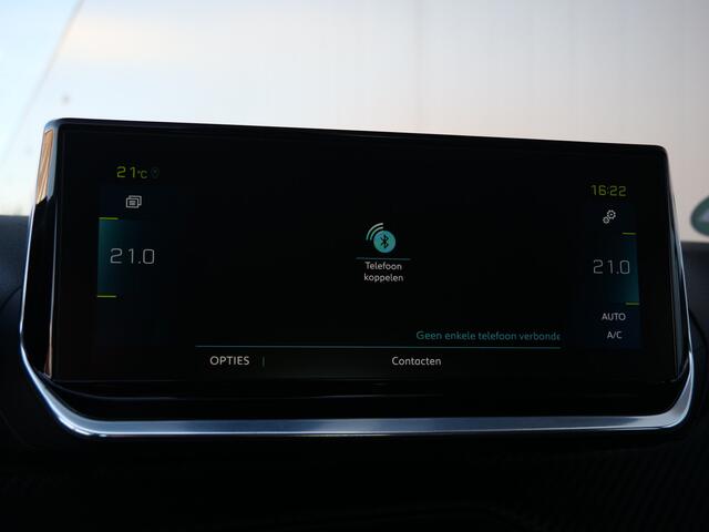 Peugeot e-208 EV GT 350 50 kWh 136 Pk Automaat Navi / DAB / Apple Carplay / Camera / Pano-dak / SOH 91,7%
