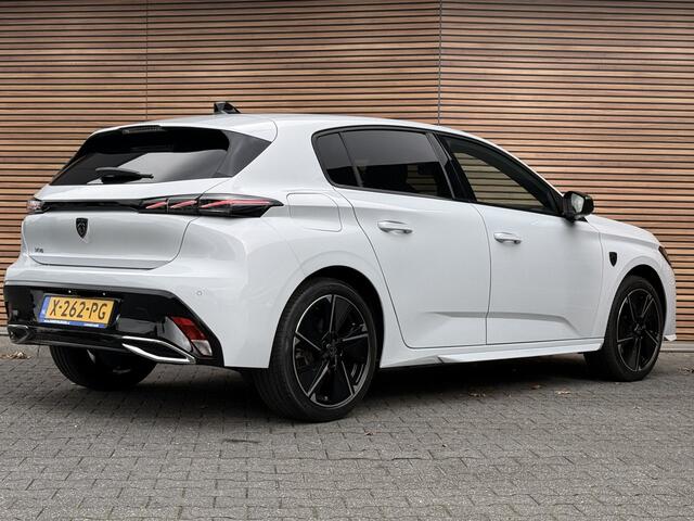 Peugeot e-308 GT First Edition EV 54 kWh Stoel & Stuur verwarming / Navi / Camera / Clima / 18Inch