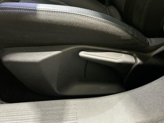 Peugeot e-308 SW GT 54 kWh 156pk Apple Carplay / Android Auto | Camera | alcantara-leer | trekhaak | navigatie