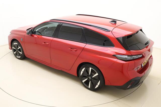 Peugeot e-308 SW GT 54 kWh | Sportinterieur | Parkeersensoren | Navigatie | Cruise control | 360 graden camera | Spraakbediening | Digitaal dashboard | Stoelverwarming | Climate control | Automatische achterklep