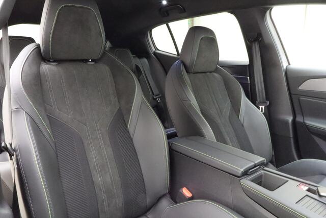 Peugeot e-408 GT Avantage 58 kWh | WLTP 453Km | Elektrische Achterklep | Adaptieve Cruise Control | Parkeer Sensoren Achter | Navigatie | DAB+ | Apple Carplay & Android Auto |