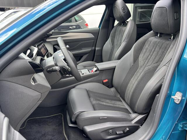 Peugeot e-408 GT 58 kWh | Nieuw! | Zeer compleet en rijklaar geleverd! |