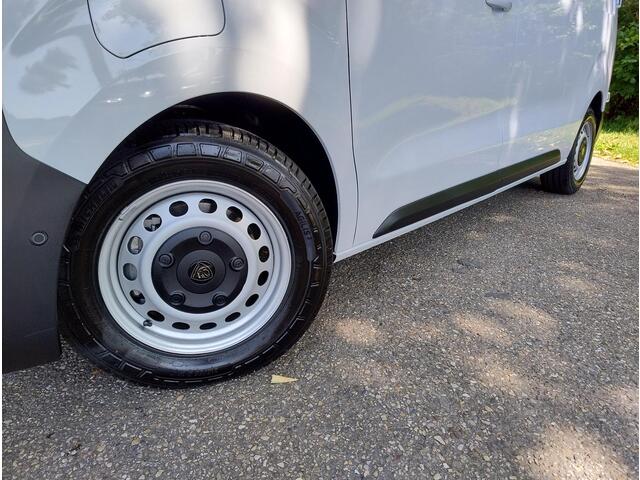 Peugeot e-Expert L2 75 kWh AUTOMAAT | LED koplampen | Climate control | Keyless entry | Dode hoek detectie | Achteruitrijcamera | Parkeersensoren voor en achter | Multimedia | Carplay | NAVI | Digital cockpit | Licht- en regensensor | Mistlampen | Bestuurdersstoel comfort