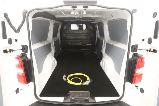 Peugeot e-Expert 75 kWh L3H1 Innovation | SOH 93% | Snelladen | 360° | Clima | 3-Zits | HuD | Trekh. | Cruise | Stoelverw. | Carplay