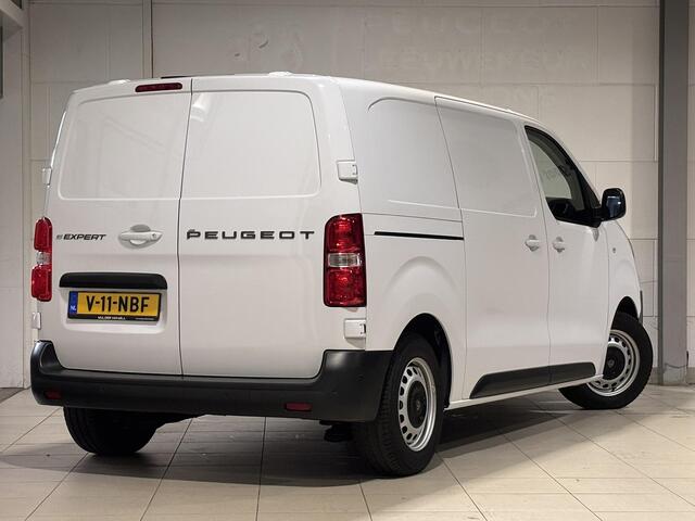 Peugeot e-Expert L2 75kWh 136pk | LED koplampen | Climate control | Keyless entry | Dode hoek detectie | Achteruitrijcamera | Parkeersensoren voor en achter | Multimedia | Carplay | NAVI | Digital cockpit | Licht- en regensensor | Mistlampen | Bestuurdersstoel comfort | B