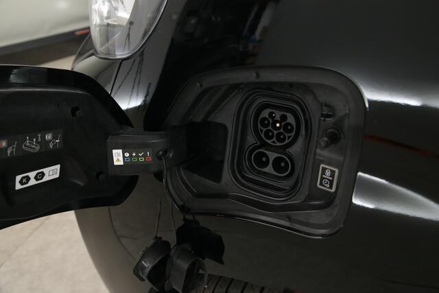 Peugeot e-Expert L2H1 75 kWh | SOH 93% | Snelladen | Airco | Cruise | 3-Zits | Camera | Trekh. | Carplay | Parkeersens.