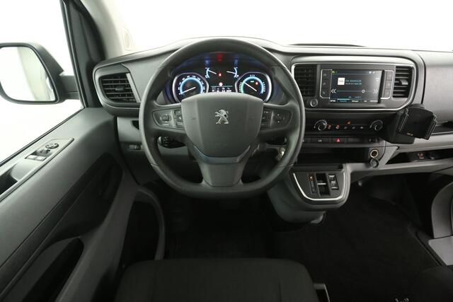 Peugeot e-Expert L2H1 75 kWh | SOH 93% | Snelladen | Airco | Cruise | 3-Zits | Camera | Trekh. | Carplay | Parkeersens.