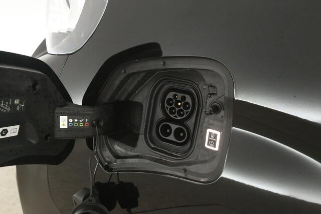 Peugeot e-Expert 75 kWh L2H1 | SOH 92% | Snelladen | Airco | Cruise | Carplay | Navi | Parkeersens.