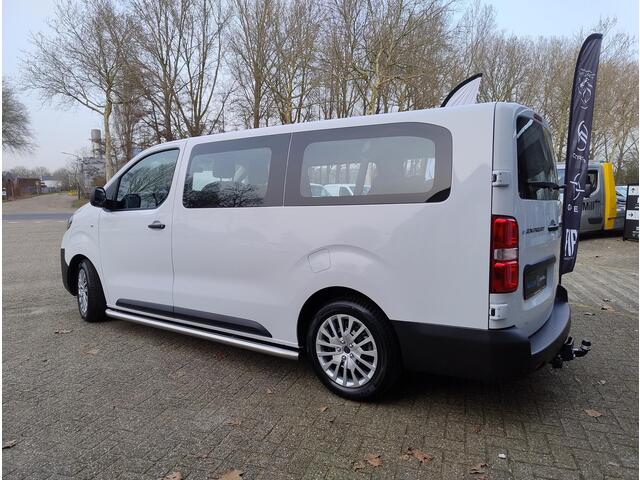 Peugeot e-Expert Combi L3 75 kWh 136pk | 9-persoons | 17 inch stalen velg met design dop | Sidebars | Trekhaak | van ¤63.276 voor ¤49.225 incl. BTW | Taxi ombouw mogelijk