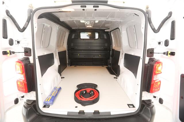 Peugeot e-Expert L2H1 75 kWh | Snelladen | SOH 99% | Airco | 3 Zits | Cruise | Camera | Carplay | Navi