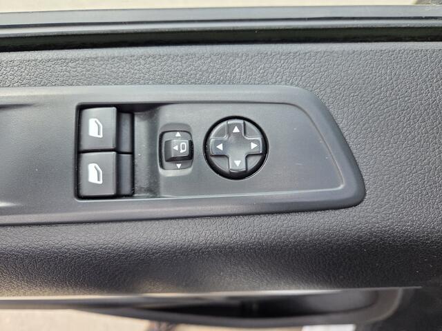 Peugeot e-Expert Long L3 75 kWh Panoramazichtsysteem Stoelverwarming Airco Achteruitrijcamera
