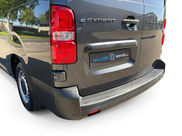 Peugeot e-Expert L3 75 kWh 136pk | 8 jaar garantie | 0% financial lease| NAVI | Apple Carplay | Android Auto | Parkeersensoren voor en achter | Achteruitrijcamera | Dode hoek detectie | Mistlampen | Licht- en regensensor | Automatische verlichting | Digital cockpit | Tuss
