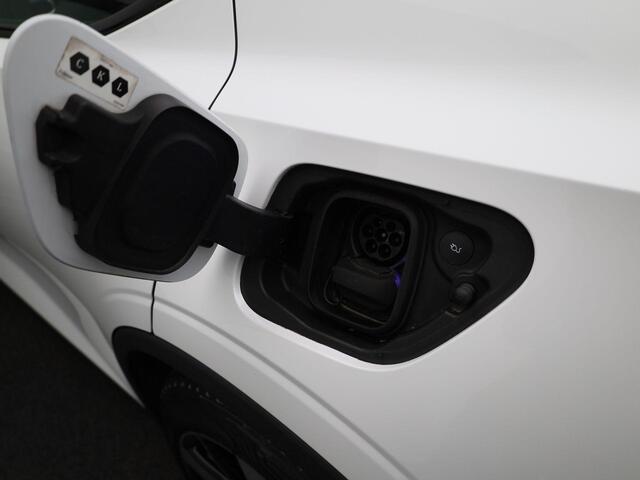 Polestar 2 Long Range Dual Motor Launch Edition 78kWh | Elektr. bed. achterklep | Climate Control / ECC | Panoramadak | Licht metalen velgen 19 inch | Trekhaak inklapbaar | Cruise control Adaptive | Connectiviteit | Navigatie | Elektrisch verst. stoelen | Stoelverwa