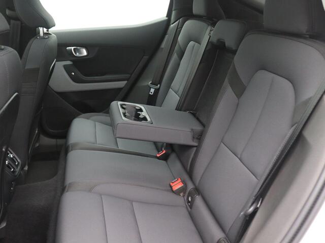 Polestar 2 Standard Range Single Motor 63kWh 224PK Aut. SOH 91,29%, Panoramadak, Trekhaak, 20" LM Velgen, Memorystoel, Adaptieve Cruise Control, Side Assist, 360gr. Camera