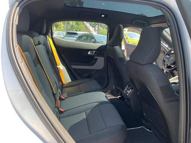 Polestar 2 Long Range Dual Motor Launch Edition 78kWh | 400pk | Elektrische Achterklep | Adaptieve Cruise Control | Panoramadak | Apple Carplay & Android Auto |