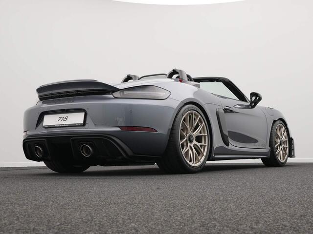 Porsche 718 Spyder RS