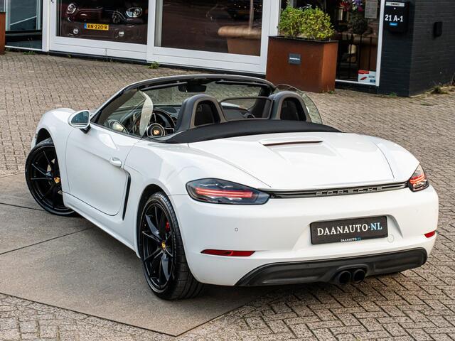 Porsche 718 Boxster 2.0 Apple CarPlay PDLS