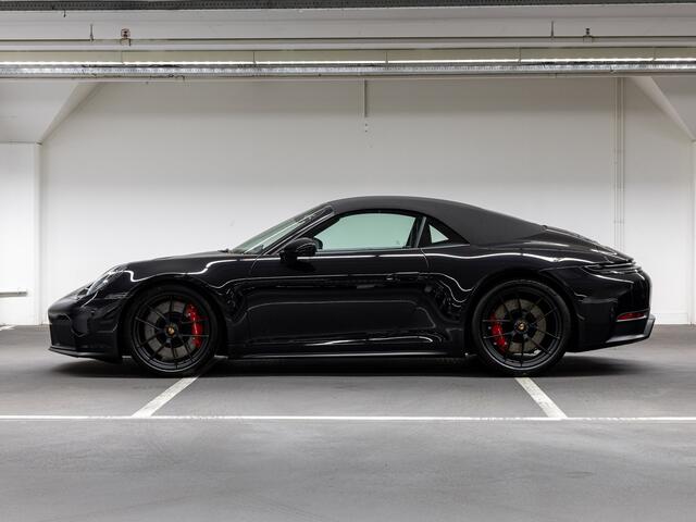Porsche 911 Carrera 4 GTS Cabriolet
